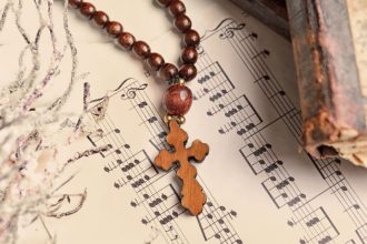 Jose Eduardo De Oliveira e Silva convida você a descobrir o poder transformador da oração na vida cotidiana.